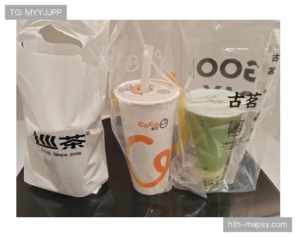 常园出门背的包能让我下个月少喝三杯奶茶,这生活差距… 常园出门背的包能让我下个月少喝三杯奶茶,这生活差距…