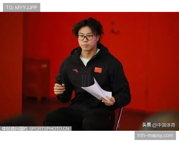 覃海洋训练完直接啃鸡腿,这自律和放纵切换得也太丝滑了吧 覃海洋训练完直接啃鸡腿,这自律和放纵切换得也太丝滑了吧